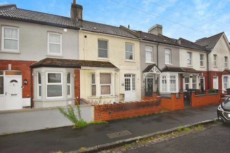 1 bedroom Flat To Let - Photo 5