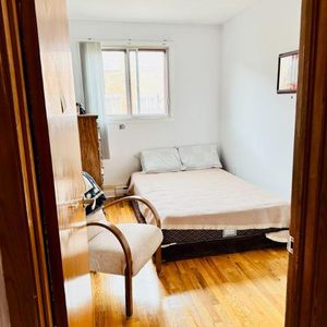 Grand 5 1/2 RDC avec Garage et Cours à louer à St-Leonard/St-Michel - 4234, 41e rue - Photo 2