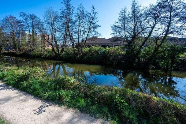 Walnut Tree Close, Guildford, GU1 - Photo 1