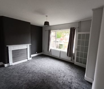 Beautiful 3-bedroom Terraced Home - Photo 2