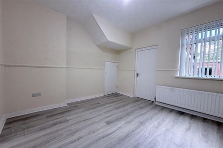 247 Springfield Road, Belfast, BT12 7DD - Photo 2