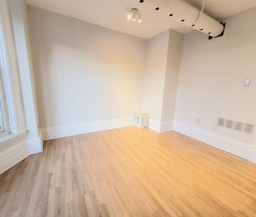 For Lease - 139 1/2 John Street Unit# 4, Hamilton, Ontario - Photo 6