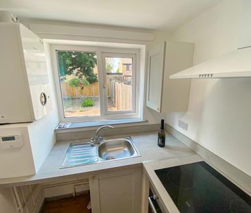 2 bedroom semi-detached house to rent - Photo 6