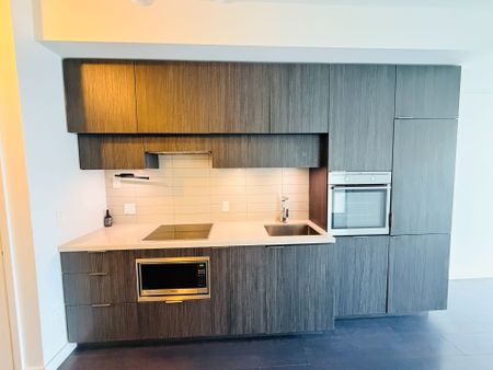 For Lease - 8 Eglinton Avenue Unit# 3304, Toronto, Ontario - Photo 4