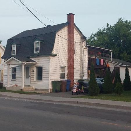 4 et demi (divisé presque comme un petit 5 et demi) droit aux chats, Farnham - Photo 4