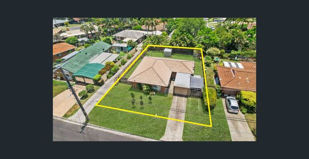 Beautiful Large Lowset brick Home - Photo 1