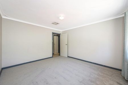 Charming Home in Super Central Mandurah Location - Photo 3