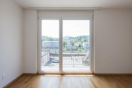 "A lively settlement with a railway connection!" - Photo 3