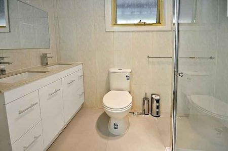 Room 2 (Non Ensuite) - Photo 5