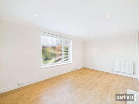 Howth Drive, Woodley, Reading, Berkshire, RG5 - Photo 1