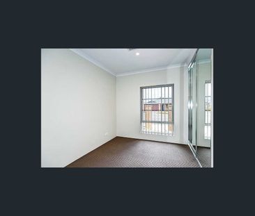 74 Yellowwood Avenue, Piara Waters, WA 6112 - Photo 4