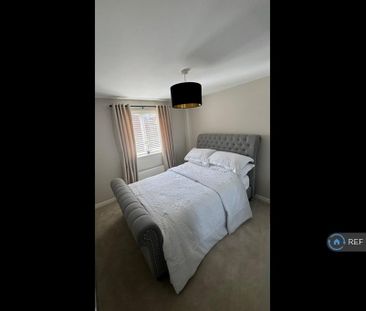 4 bedroom detached house to rent - Photo 4