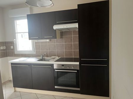 Location Appartement 3 pièces 86m² - Photo 2