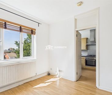 Rowlands Close, NW7 2DN, London - Photo 4