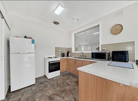 38 Mill Rd, Lara, VIC 3212 - Photo 2