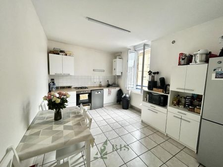 Location Appartement 3 pièces 87m² ROANNE 42300 - Photo 2