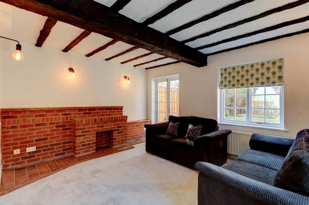 Aspley Court, Hatton, Warwick - Photo 1