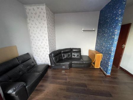 243 Dewsbury Road, Flat 2 - Photo 3