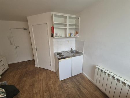 Studio to rent - Photo 2