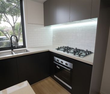 Ready to move in! A spacious Brand New 3-bedroom townhouse in Brayb... - Photo 3