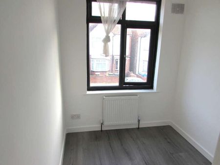 Lorne Road, Harrow Wealdstone, Middlesex, HA3 - Photo 2