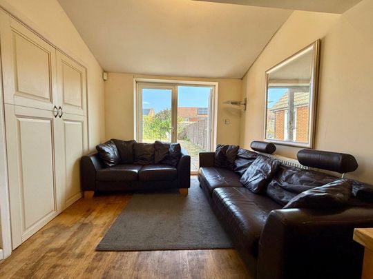 De Lisle Road, Bournemouth, BH3 - Photo 1