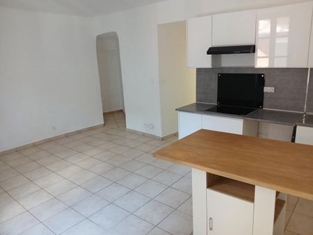 Appartement T2 rénové au 1er étage de 35.60 m² avec cave - LE VAL - Photo 3
