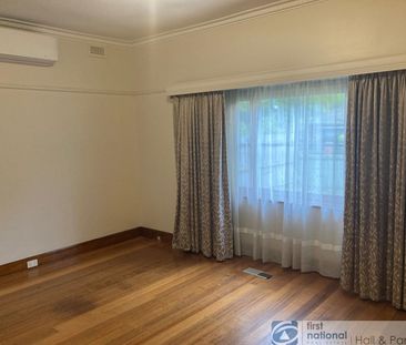5 Edgoose Avenue, Mont Albert North - Photo 1