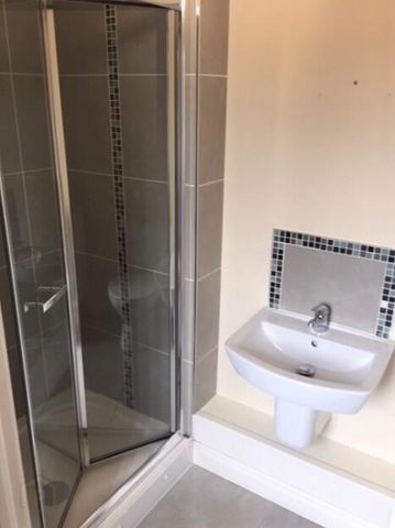 106 Linen Crescent, Bangor, BT19 7JH - Photo 2