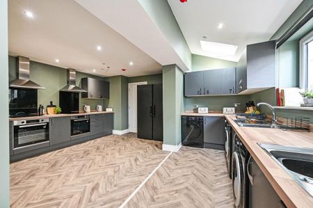 1 bedroom in a house share to rent - Photo 4