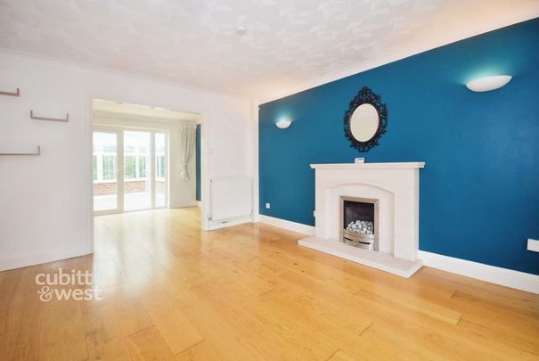 4 bedroom detached house to rent - Photo 1