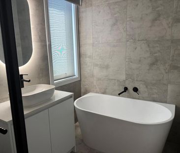 LOVELY 4 BEDROOM HOME - Photo 3