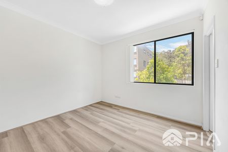 Brand-New Timber Flooring, Three-Bedroom Apartment Plus Study, Walking Distance to Norwest Train Station - Photo 3