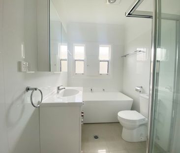 Charming Modern Cottage - Photo 6