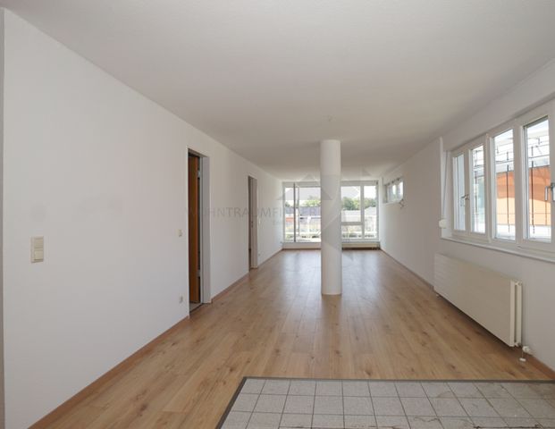 2-Raum-Wohnung mit viel Platz, Dachterrasse und TG-Stellplatz nahe der Innenstadt - Photo 1