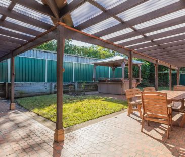 Spacious 4 Bedroom Contemporary Home! - Photo 6