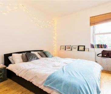 Modern and Central Apartment - Photo 3