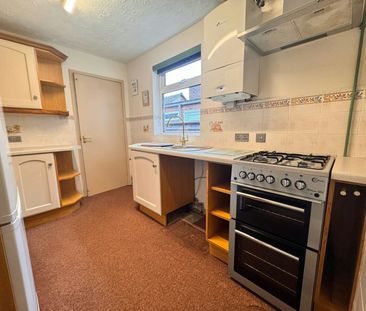 Terraced House to rent on - Photo 3