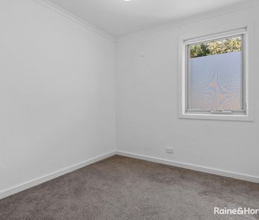 Stylish Townhouse In This Sought After Location!! - Photo 2