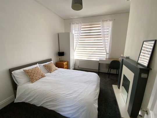 Room in a Shared House, Milford Street, M6 - Photo 1