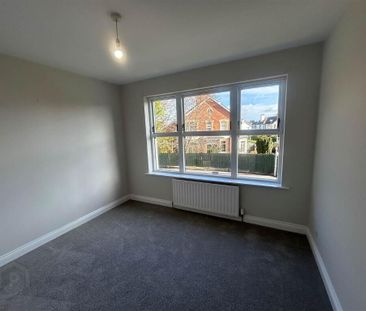 Flat 7 Helen's Way, 1 Station Square, Helen's Bay, BT19 1TN - Photo 2