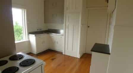 Spacious 6BR Kelburn Haven - Photo 3