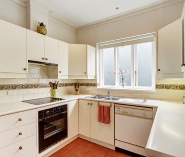 Be The Envy of Your Friends in Westgarth - Photo 5