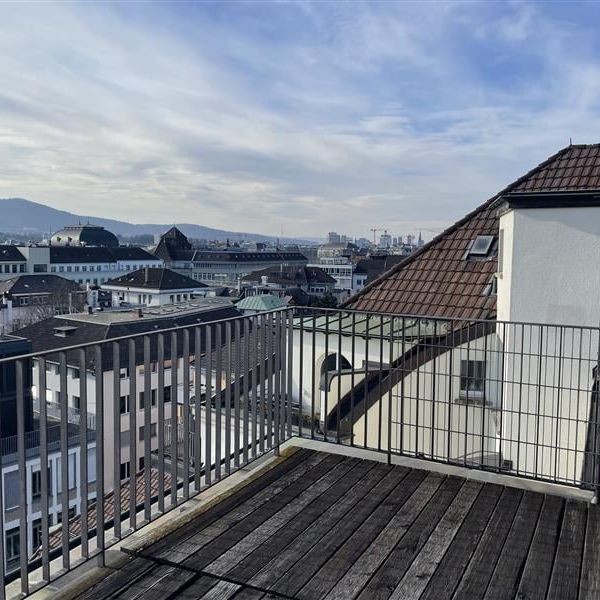 "Grosszügige Attikawohnung im Seefeld mit direkter Lage am Zürich Stadelhofen" - Photo 1