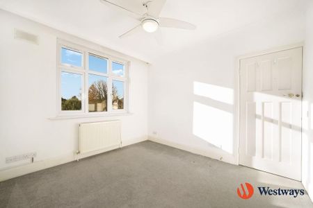 5 bedroom detached house to rent - Photo 2