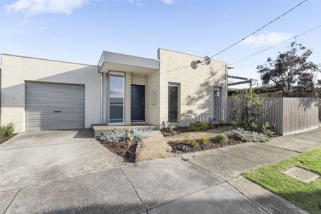 36 Johnson Street, Belmont - Photo 5