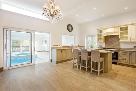 5 bedroom detached house to rent - Photo 3