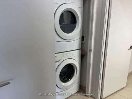 For Lease - 35 Saranac Boulevard Unit# PH4, Toronto, Ontario - Photo 4