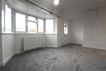 2 bedroom semi-detached house to rent - Photo 5
