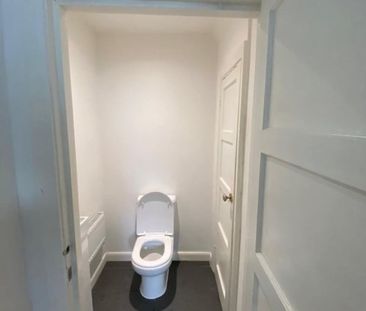 Room in a Shared House, Amazing Double Room With Private Gar, SW16 - Photo 2